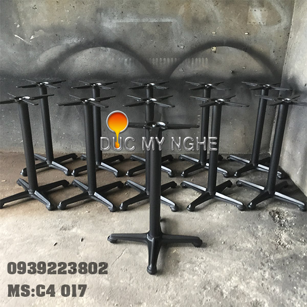 Bàn cafe 4 chân gân nổi gang đúc C4 017